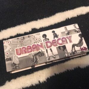 Urban Decay Woodstock Palette